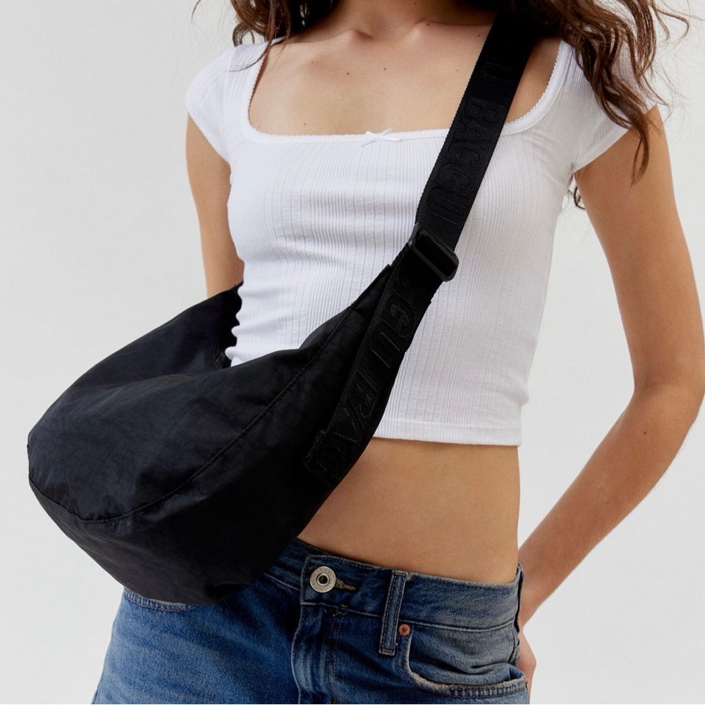 BAGGU Medium Nylon Crescent Bag - Picture 2 of 10